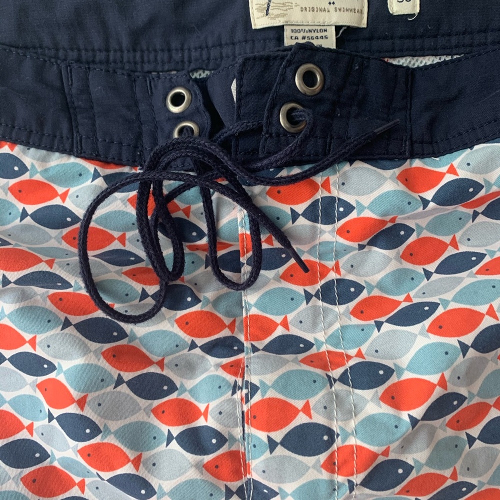 J.CREW MEN’S BOARDSHORTS 35” MED SWIMSUIT FISH
